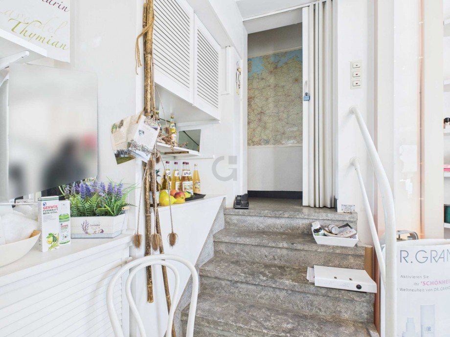 Zugang B�ro/K�che B�rofl�che D�ren / Niederau