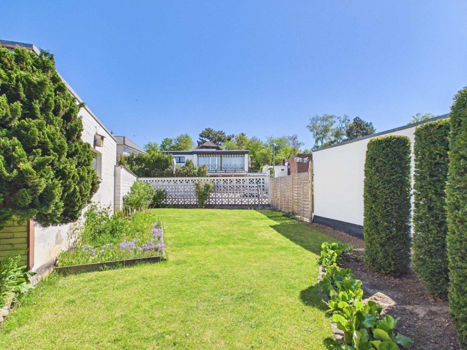 Garten Doppelhaush�lfte D�ren