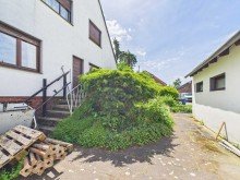 Hinterhof m. Kellerabgang Gro�z�giges Wohnhaus in ruhiger Ortslage von Kreuzau-Stockheim