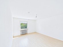 Zimmer OG D�ren-Lendersdorf: Gro�z�giges Wohnhaus mit 3.800 m� Garten