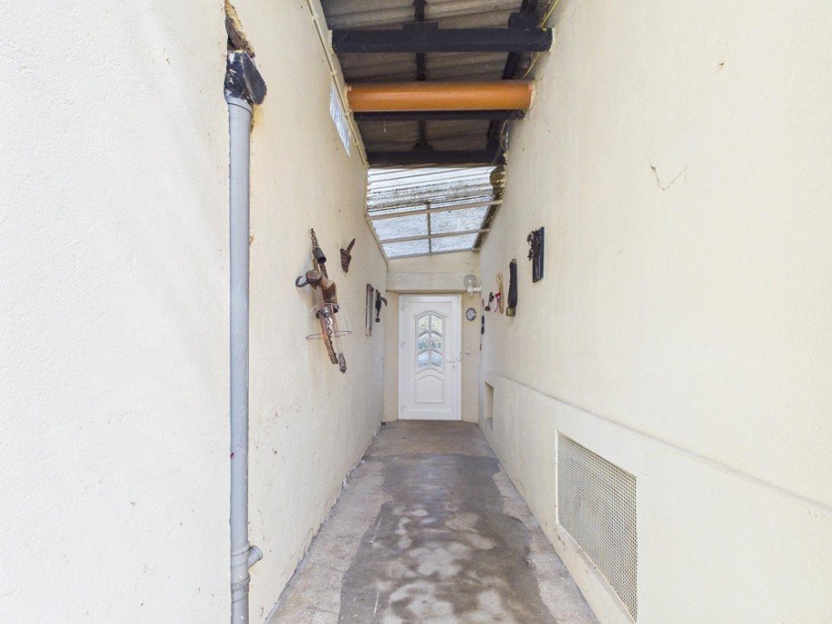Durchgang zum Hof Doppelhaush�lfte D�ren
