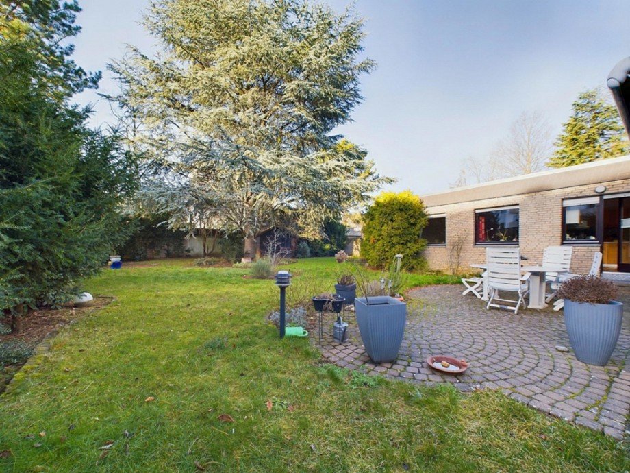 Garten + Baugrundst�ck Bungalow D�ren