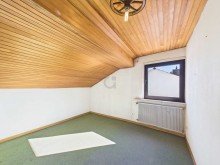 kl. Zimmer DG Solides Einfamilienhaus mit reichlich Potenzial