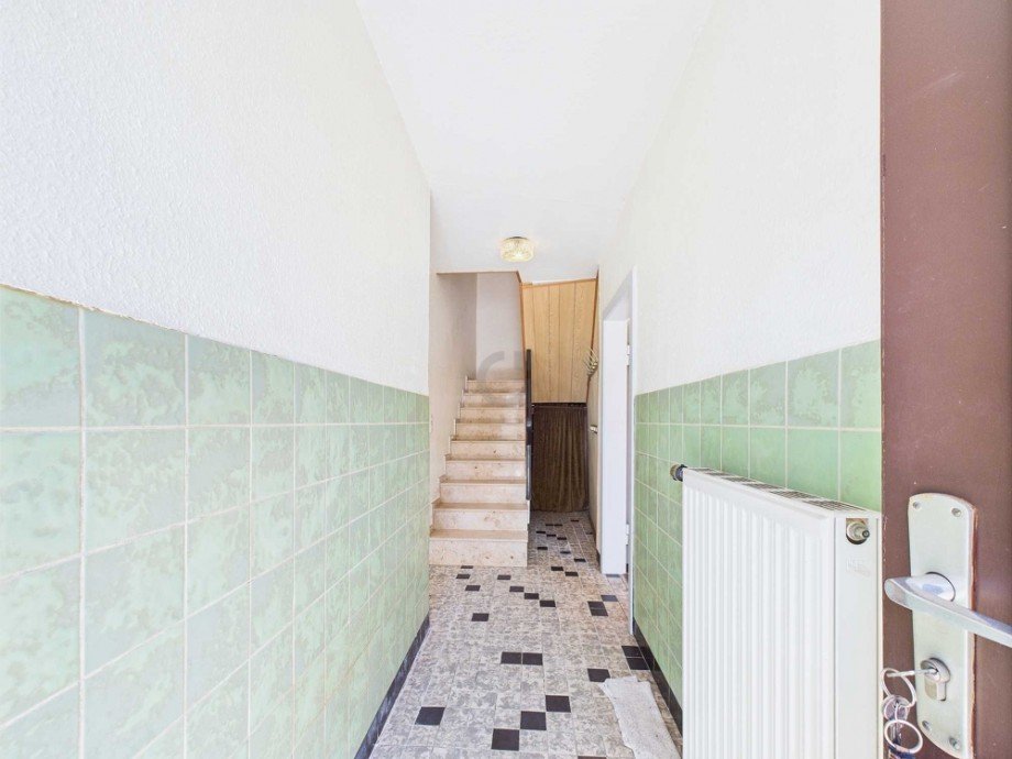 zentraler Flur Einfamilienhaus Nideggen / Muldenau