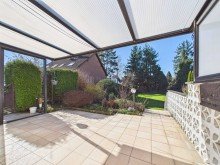 Terrasse Solides Einfamilienhaus mit reichlich Potenzial
