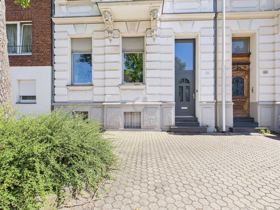 Frontansicht Maisonettewohnung D�ren