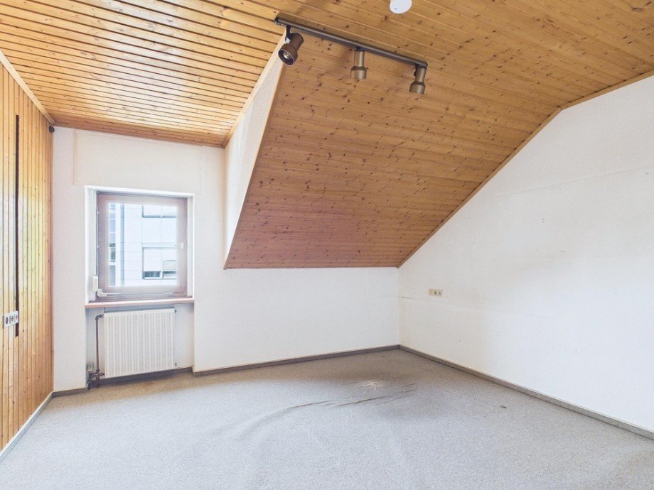 Zimmer 1 DG Einfamilienhaus D�ren