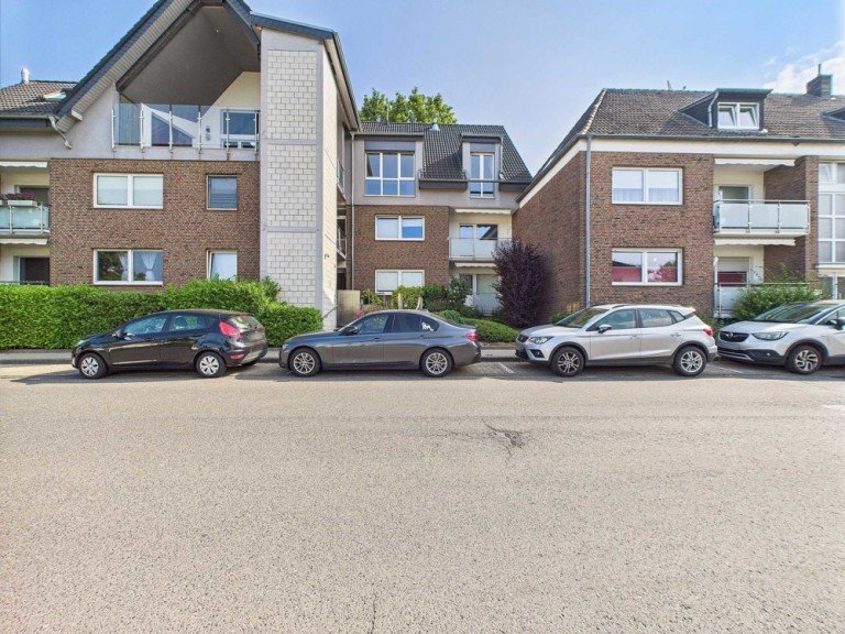 Hausansicht Niederzier / Krauthausen Etagenwohnung Helle Etagenwohnung in d�rflicher Lage.