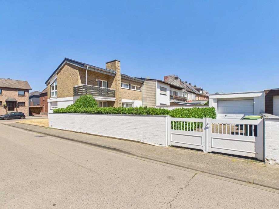 seitliche Ansicht Doppelhaush�lfte D�ren / Derichsweiler