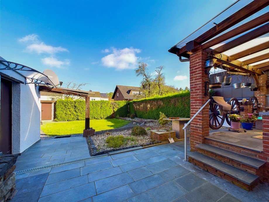 Garten Doppelhaush�lfte D�ren