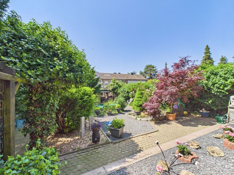 Garten Doppelhaush�lfte D�ren