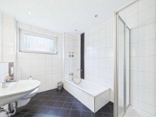 Bad Erdgeschosswohnung mit Privatgarten in ruhiger Innenstadtlage