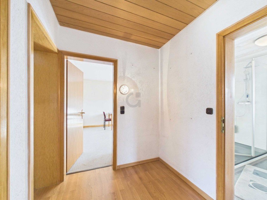 Flur OG Einfamilienhaus H�rtgenwald / Gro�hau