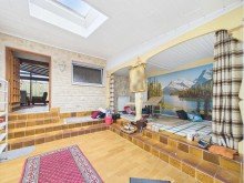Zugang Hinterhaus Altbau mit vielen Anbauten und Nutzungsm�glichkeiten