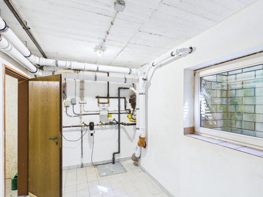 Keller Reihenmittelhaus J�lich