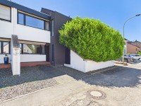 Bild (8059265de2cbf00e19ed6575259e74e0): Kreuzau-�dingen: Sofort freies Split-Level-Haus, 131 qm Wfl., 2 Terrassen, kleiner Garten, Bj. 1976