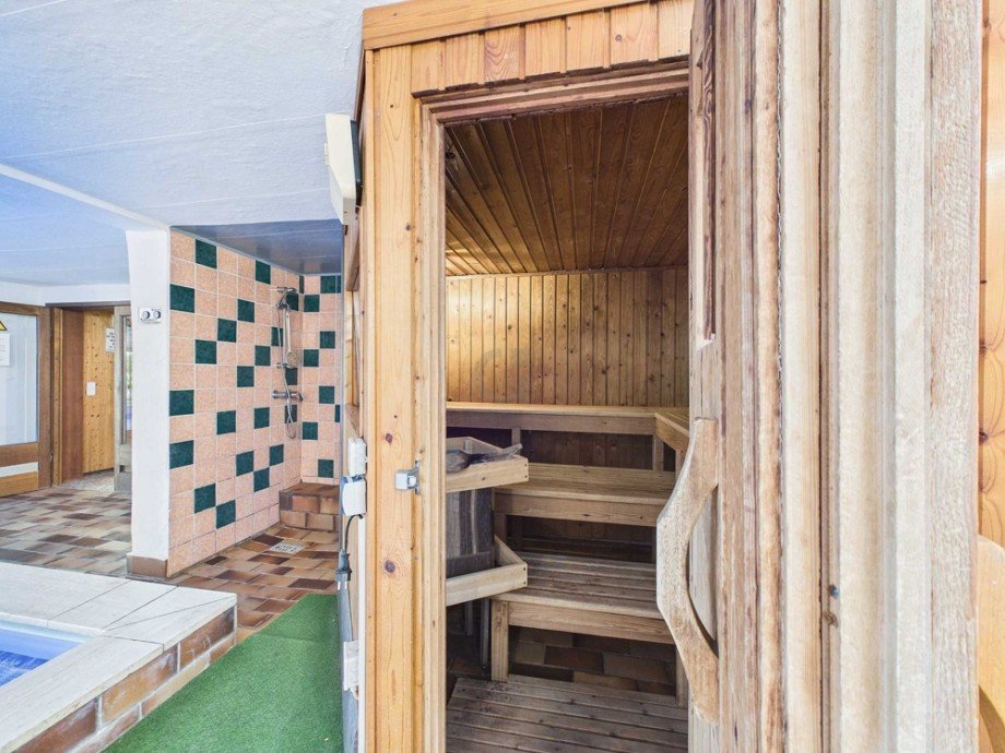 Saune/ Dusche im Poolraum Einfamilienhaus Kreuzau / Bilstein