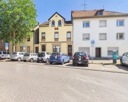 Hauptbild Gepflegtes Wohnhaus mit 9 Zimmern, 3 B�dern, 2 K�chen - sofort frei