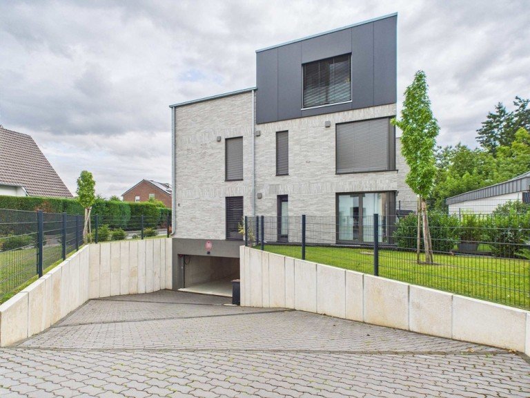 Abfahrt Tiefgarage Kreuzau Erdgeschosswohnung Traumhafte Terrassenwohnung im Herzen von Kreuzau