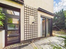 seitliche Ausgang in Garten von K�che aus Leider bereits verkauft!