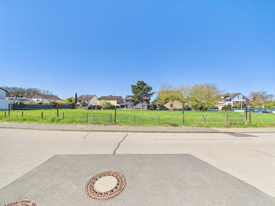 Stra�enansicht Wohngrundst�ck Kreuzau / Stockheim