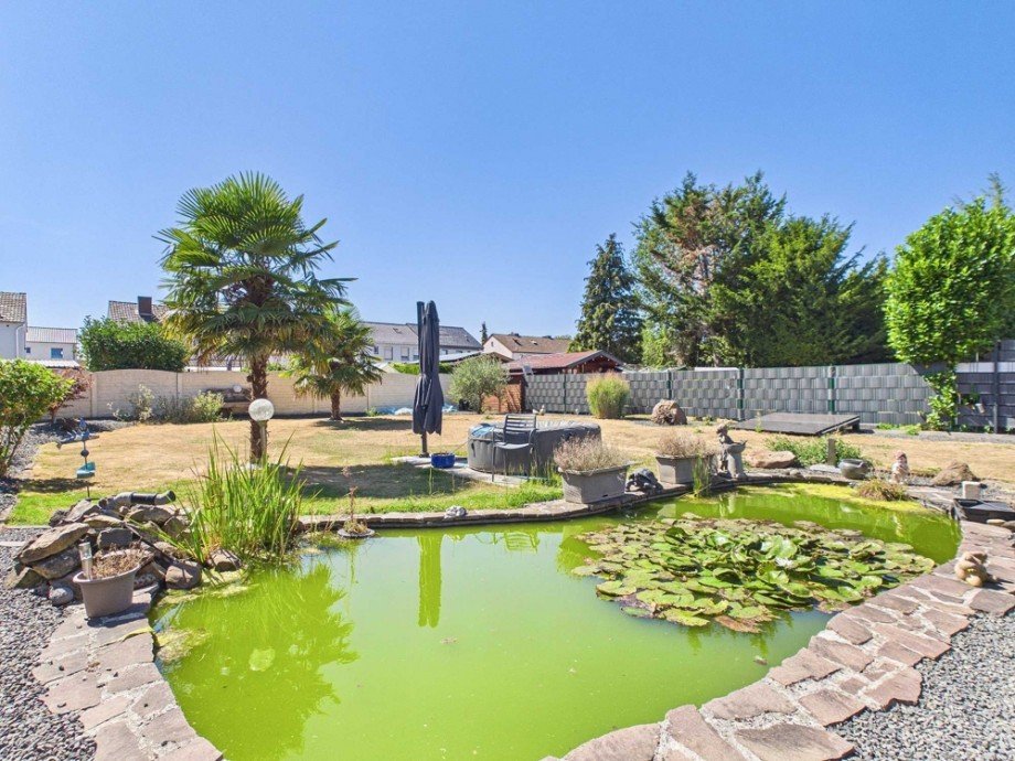 Garten Doppelhaush�lfte D�ren