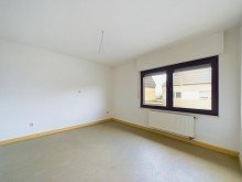 Beispielzimmer 3 Zweifamilienh�user mit 6 freien Wohnungen und 4.636 qm Grundst�ck