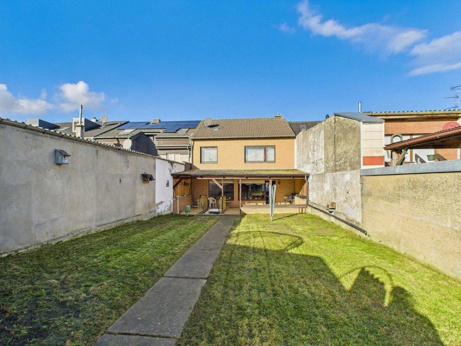 R�ckansicht Reihenmittelhaus D�ren