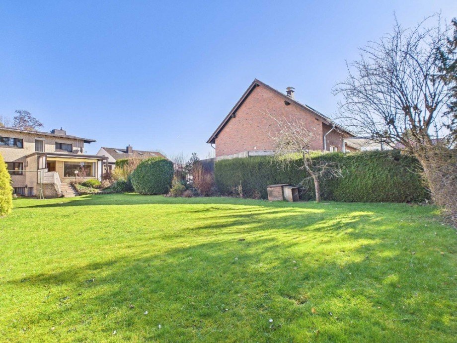 Blick aus Garten Einfamilienhaus D�ren / G�rzenich