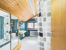 Bad im Dachgescho� Gro�z�giges Wohnhaus in Traumlage oberhalb des Rurtals