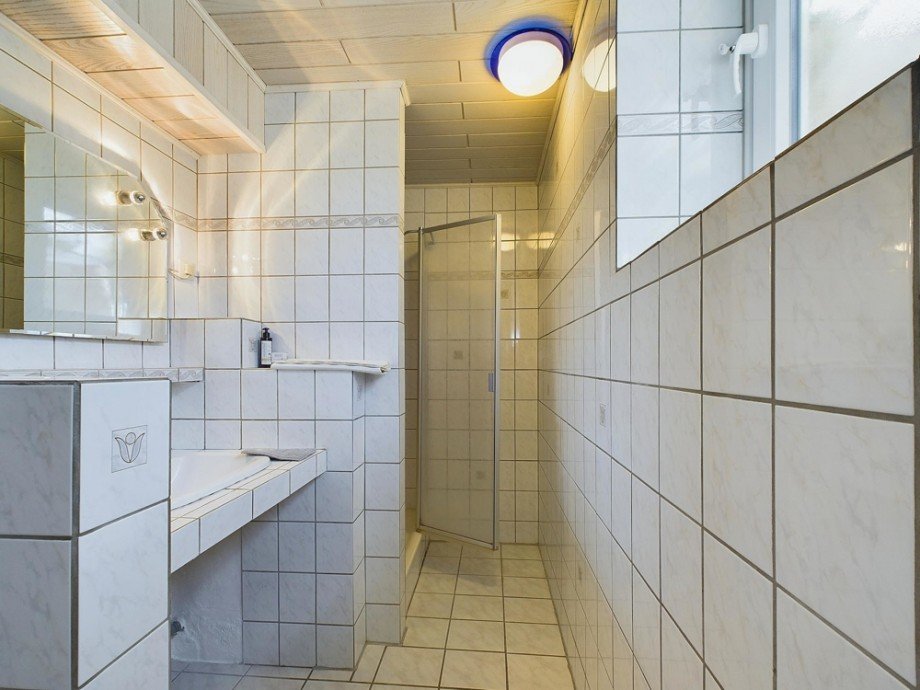 Bad ELW Einfamilienhaus Titz-R�dingen
