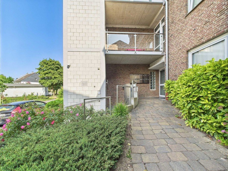 Zugang Treppenhaus Etagenwohnung Niederzier / Krauthausen