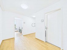 Flur linke H�lfte Ihre neue B�ro- bzw. Praxisfl�che in Bestlage von D�ren!