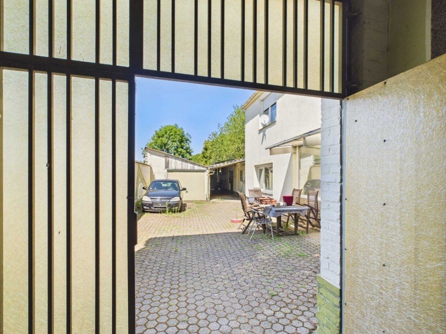 Durchgang Innenhof Mehrfamilienhaus Niederzier / Hambach