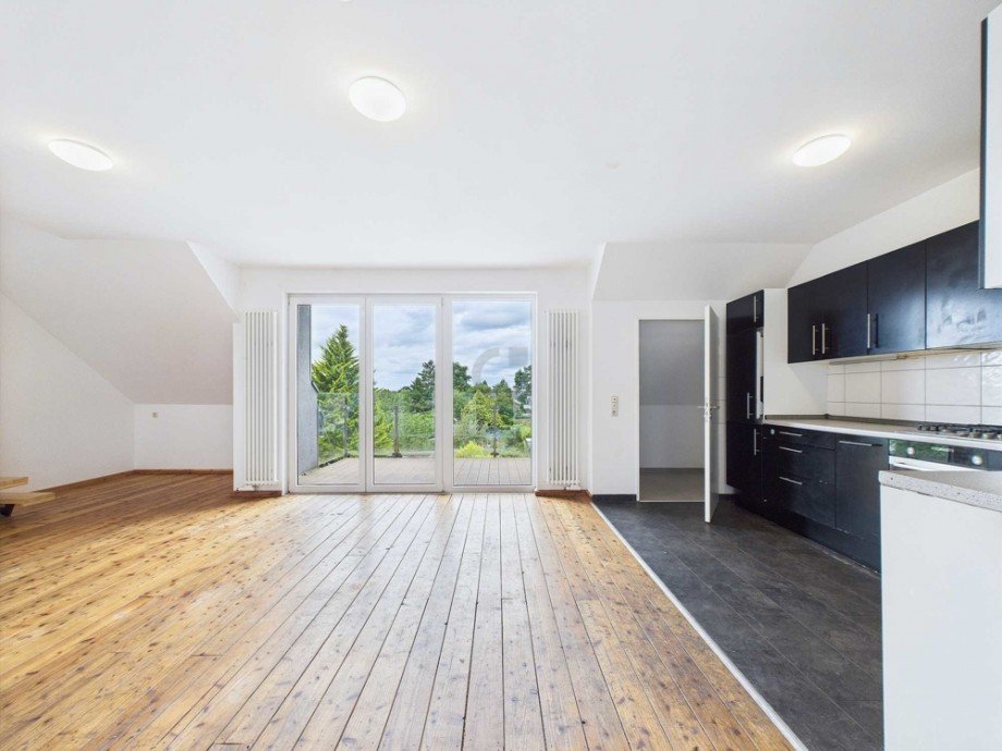 Wohnbereich mit K�che Dachgeschosswohnung Niederzier / Krauthausen
