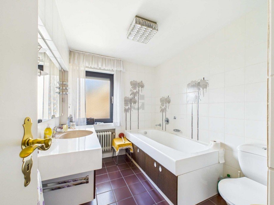 Badezimmer Elternbereich Doppelhaush�lfte D�ren