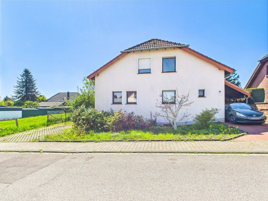 Front Einfamilienhaus H�rtgenwald / Vossenack