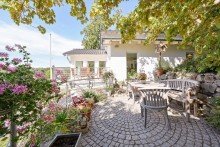 Terrasse 42 Stufen zum Gl�ck
Panoramawohnen mit 100 Jahre alten B�umen