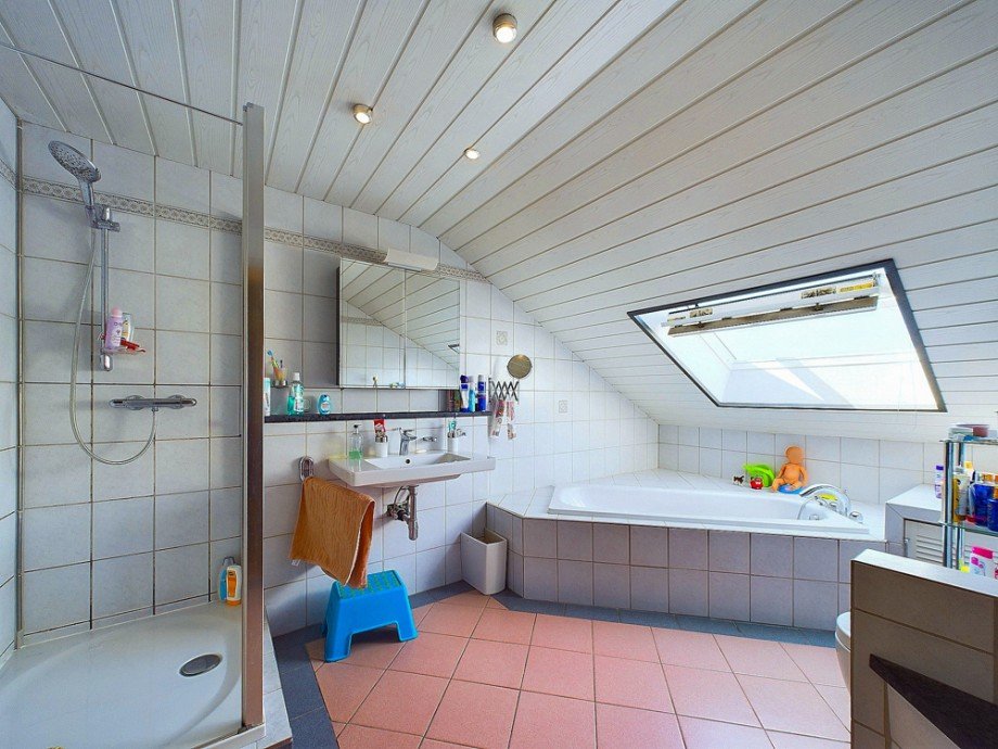 Bad DG Zweifamilienhaus D�ren