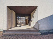 Zugang zum Haus Solides Einfamilienhaus mit reichlich Potenzial