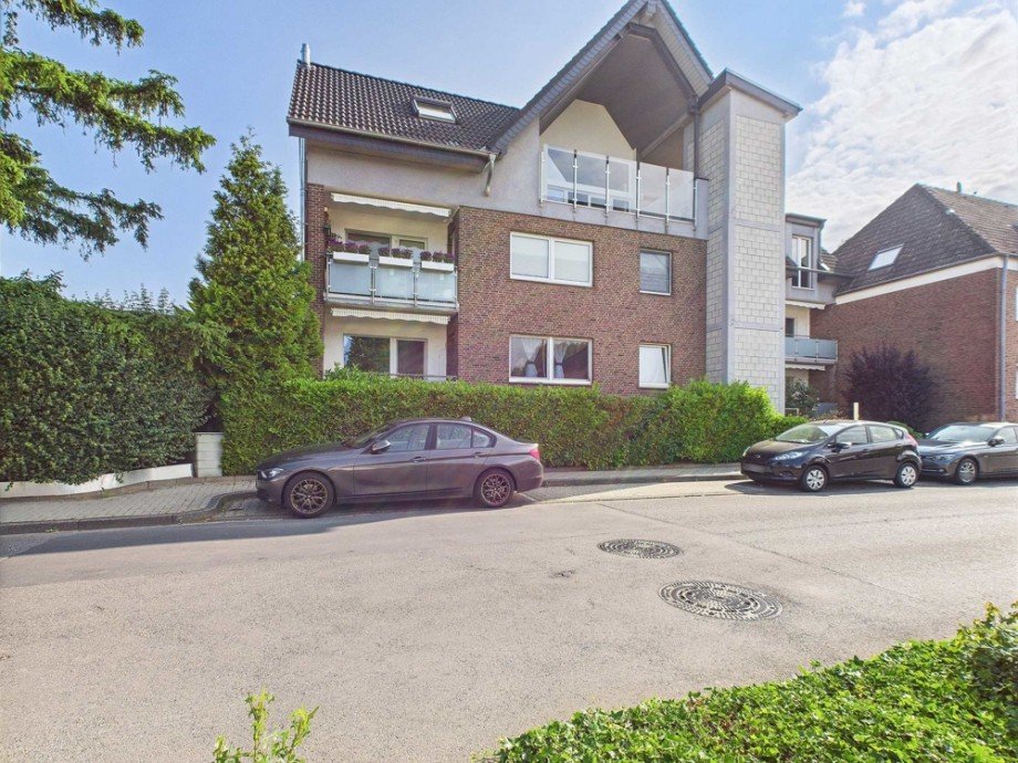 Blick von Stra�e Etagenwohnung Niederzier / Krauthausen