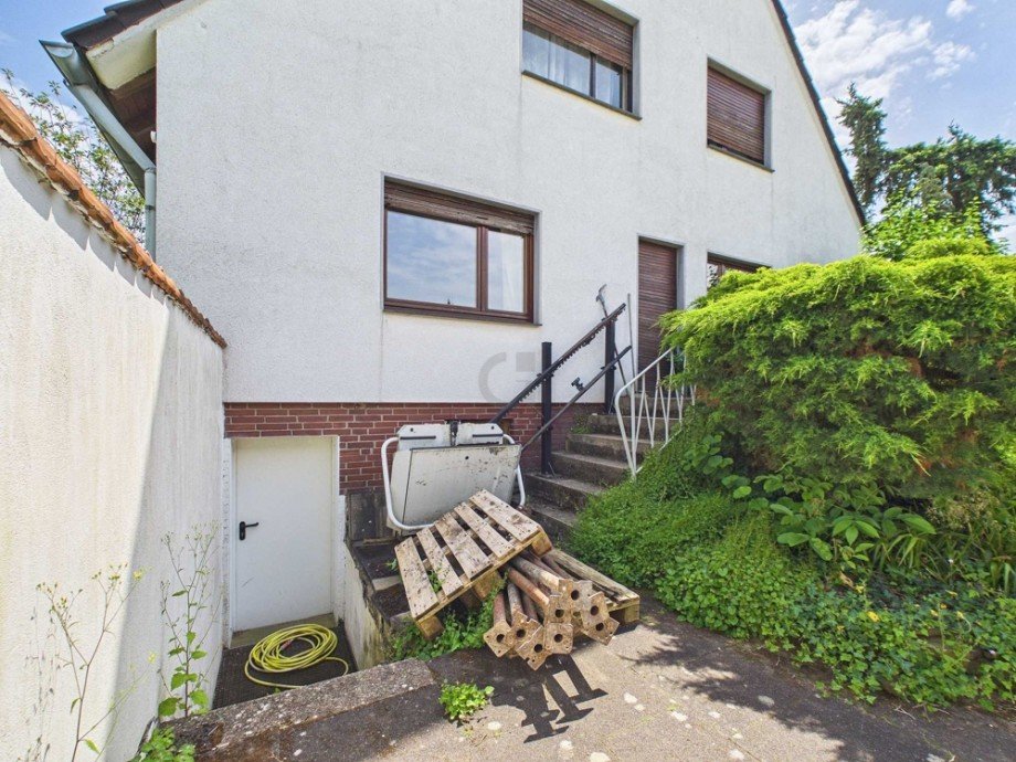 Kellerabgang und hinterer Ausgang Einfamilienhaus Kreuzau / Stockheim