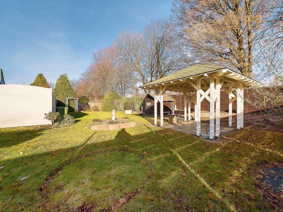 Terreassenbereich im Garten Doppelhaush�lfte D�ren / Lendersdorf