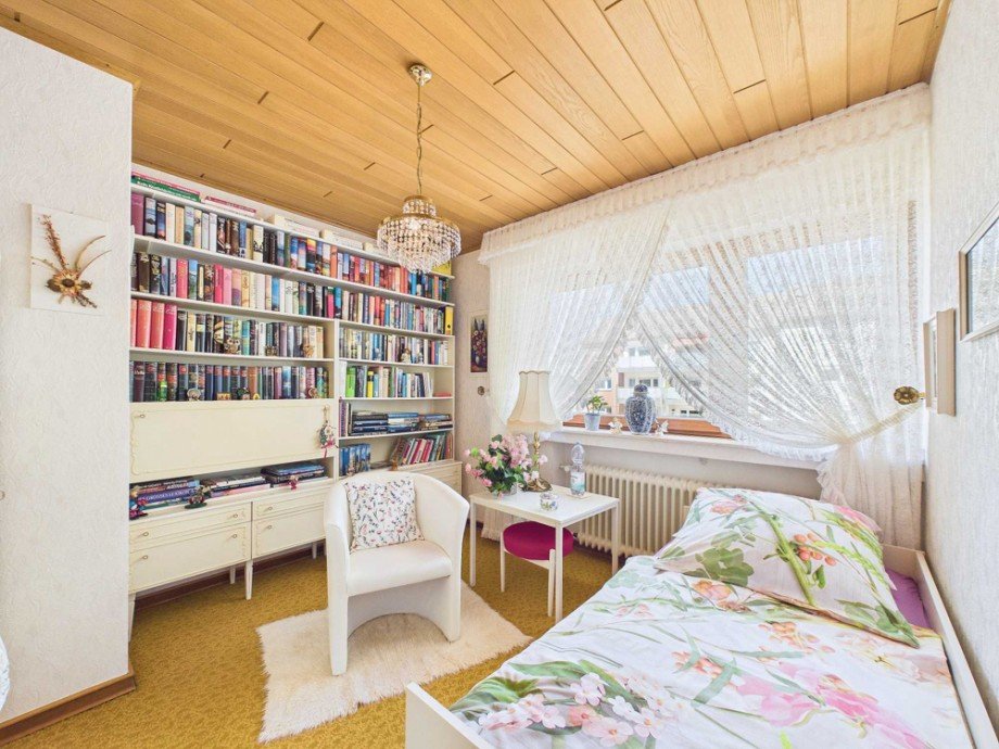 Zimmer OG Doppelhaush�lfte D�ren