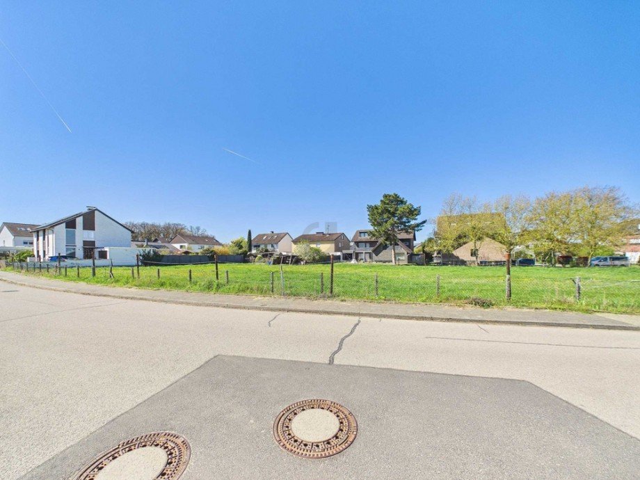 Blick von Stra�e Wohngrundst�ck Kreuzau / Stockheim