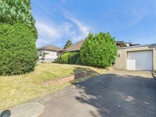 Front Gro�z�giger Bungalow mit vielf�ltigen Nutzungsm�glichkeiten
