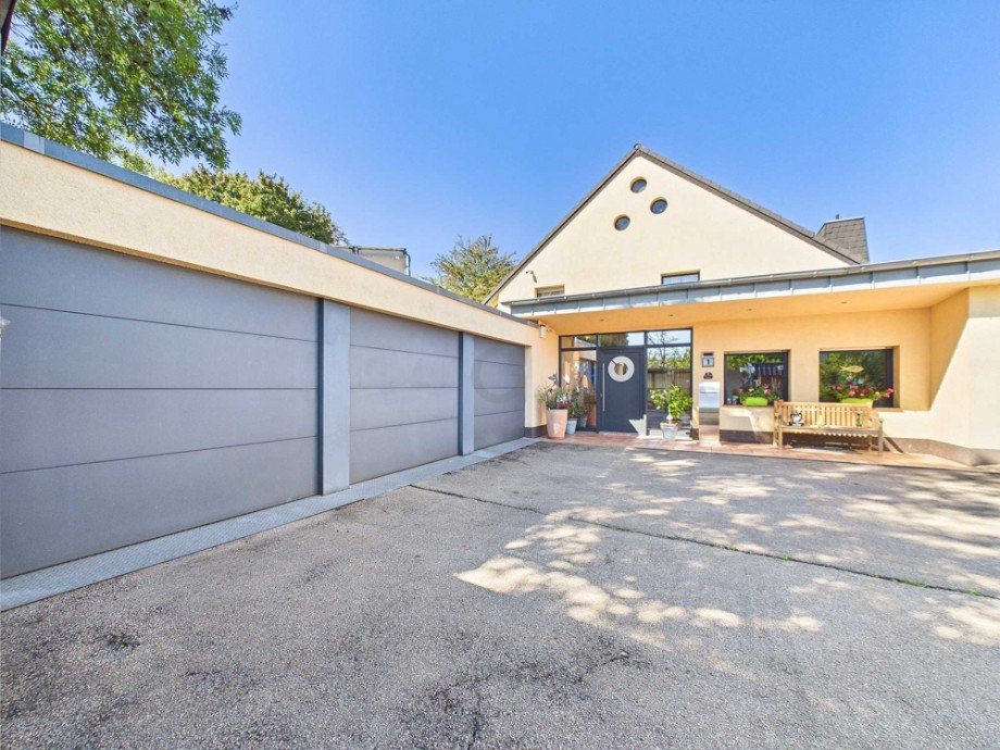 Zufahrt zu Garagen Einfamilienhaus D�ren / Lendersdorf