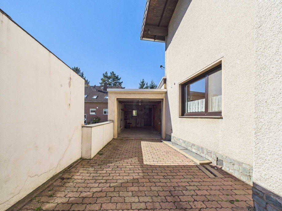 Einfahrt Einfamilienhaus D�ren / G�rzenich