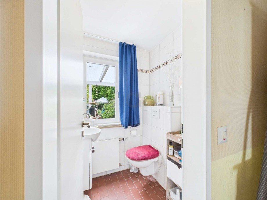 G�ste-WC Doppelhaush�lfte D�ren