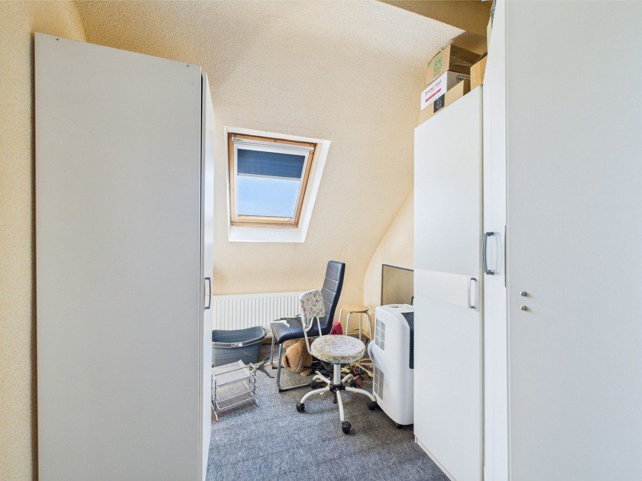 Zimmer Dachgeschoss Zweifamilienhaus D�ren